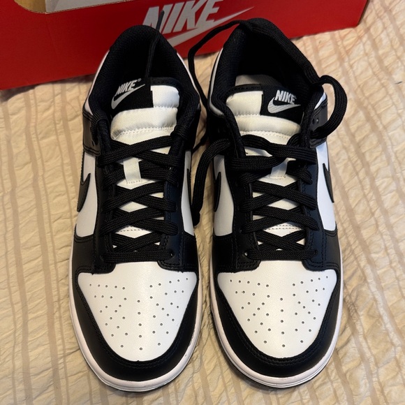 Women’s Nike Dunk Low - Picture 2 of 6